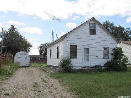 710 9th Ave W, Nipawin, SK, S0E1E0 | Card Image