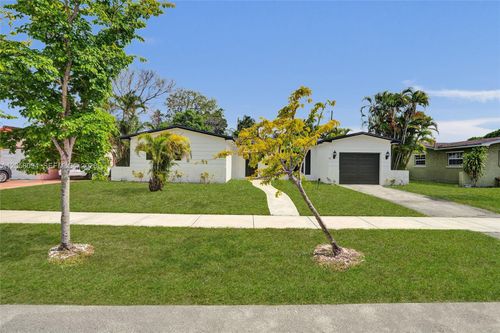 20 Ne 210th St, Miami Gardens, FL, 33179-1007 | Card Image