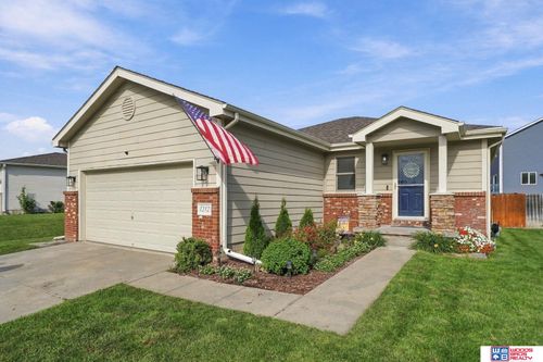 1212 Garden Valley Rd, Lincoln, NE, 68521-4525 | Card Image