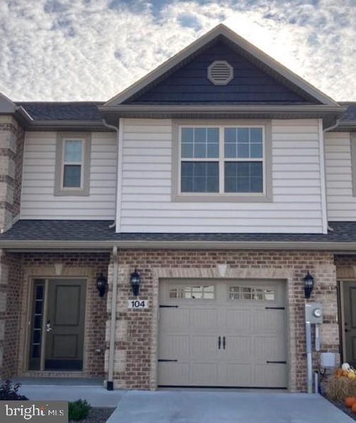 104 Delano Dr, CHAMBERSBURG, PA, 17201-8600 | Card Image