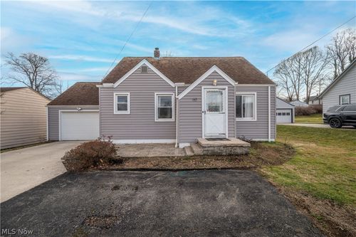 60 Renee Dr, Struthers, OH, 44471-1516 | Card Image