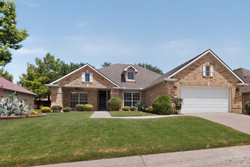 9516 Grandview Dr, Denton, TX, 76207-6633 | Card Image