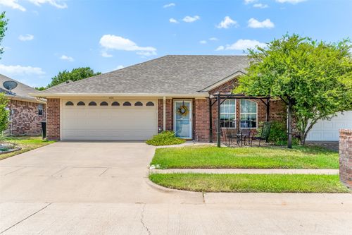 1006 Teresa Ct, Granbury, TX, 76048-1450 | Card Image