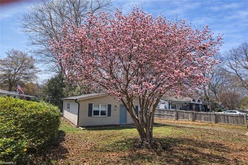 305 Spicewood Dr, Greensboro, NC, 27405-3233 | Card Image