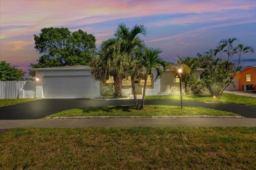 3361 Nw 40th Ct, Lauderdale Lakes, FL, 33309-4930 | Card Image