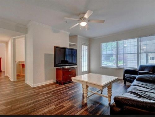 apt-109-501 W 26th St, Austin, TX, 78705-4579 | Card Image