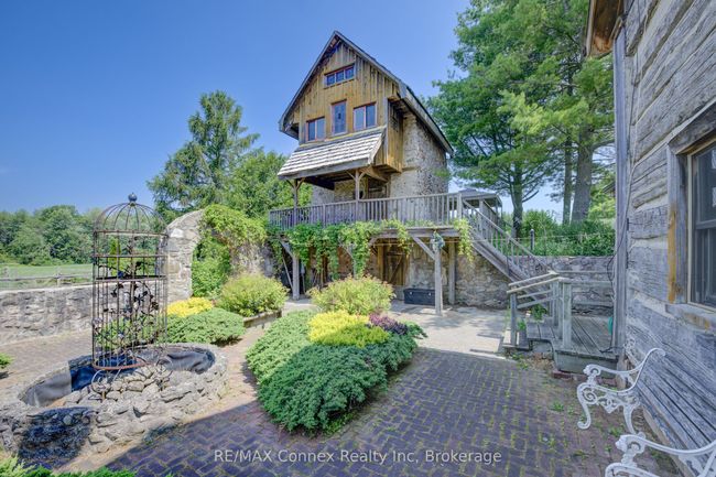 13233 5 Th Line, Home with 4 bedrooms, 5 bathrooms and 20 parking in Rockwood ON | Image 30