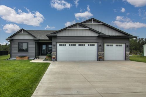 3676 112th St, Chippewa Falls, WI, 54729-3288 | Card Image