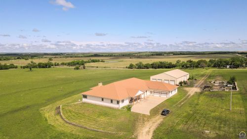 2580 Yy Rd, Emporia, KS, 66801-9499 | Card Image