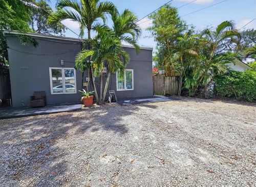 2438 Ne 184th St, North Miami Beach, FL, 33160-2031 | Card Image