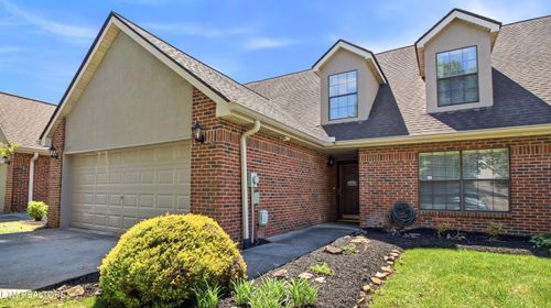 619 Farragut Commons Dr, Knoxville, TN, 37934-1673 | Card Image