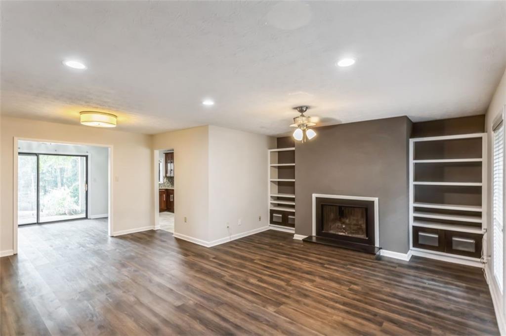 River Mill Cir, Roswell, GA 30075