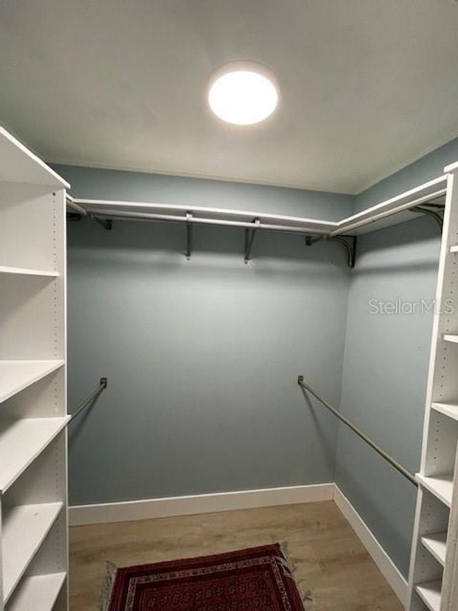 Walk in closet | Image 14