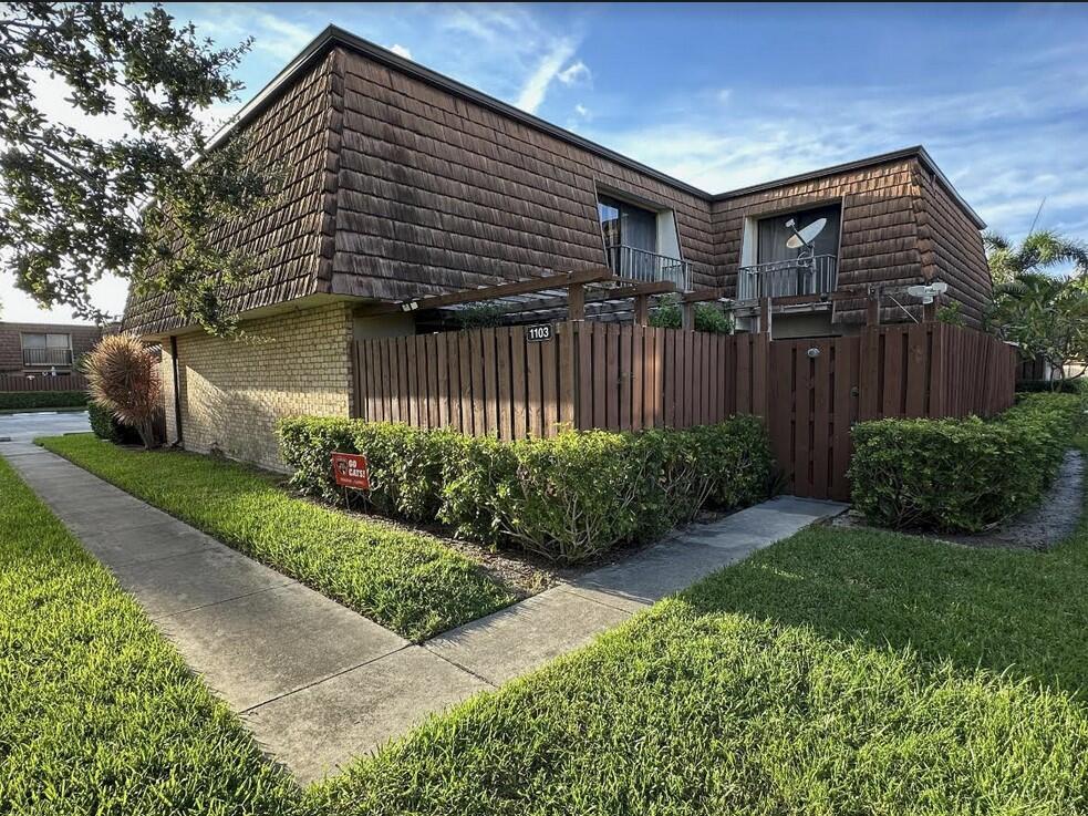 11th Ln, Greenacres, FL 33463
