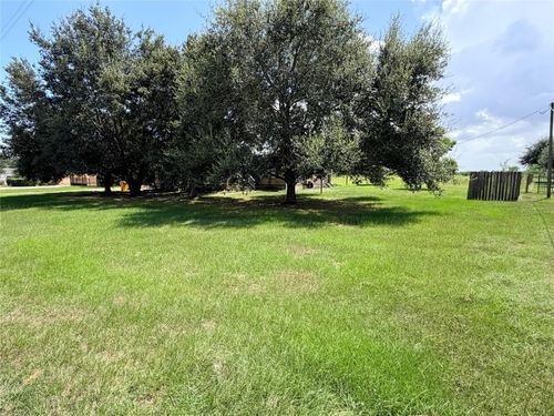 2083 Lauren Ln, Sealy, TX, 77474-4335 | Card Image