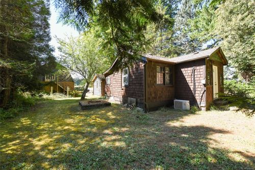 5835 Island Hwy N, Courtenay, BC, V9J1T3 | Card Image
