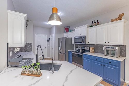 34225 W 90th Cir, De Soto, KS, 66018-8502 | Card Image