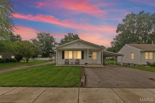 701 E Clark St, Litchfield, IL, 62056-1323 | Card Image