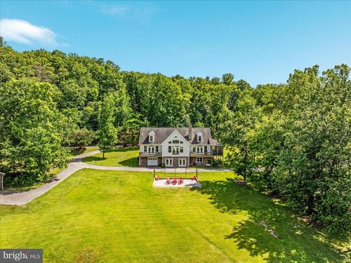 1355 Wilt Rd, CHARLES TOWN, WV, 25414-5483 | Card Image