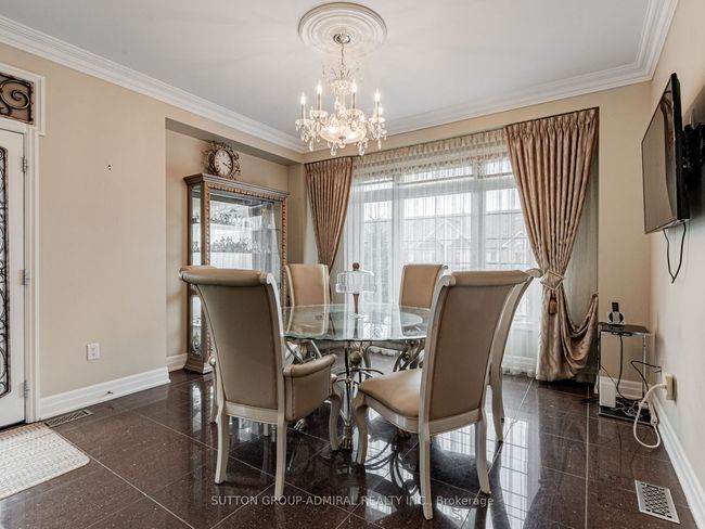 106 Disera Dr, Condo with 3 bedrooms, 3 bathrooms and 2 parking in Vaughan ON | Image 17