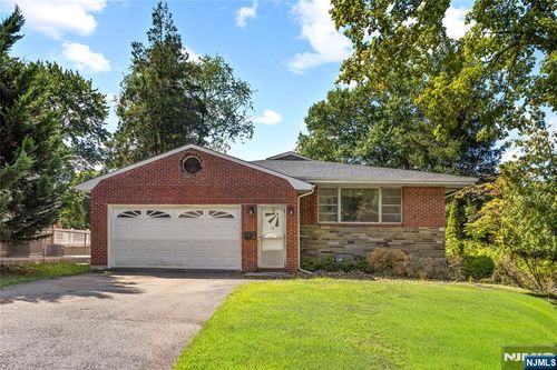14 Chestnut Ave, Closter, NJ, 07624-3102 | Card Image