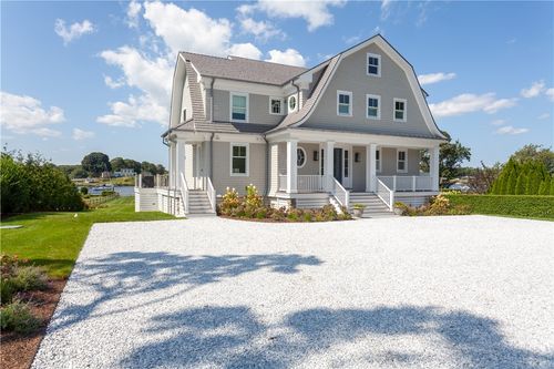 39 Avondale Rd, Westerly, RI, 02891-5003 | Card Image
