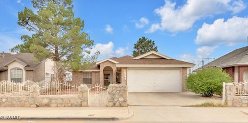 11746 Stone Castle Dr, El Paso, TX, 79936-2613 | Card Image