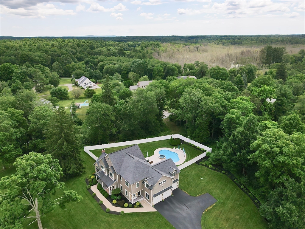 Ariana Ln, Norfolk, MA 02056