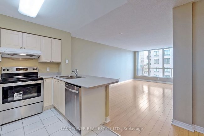 803 - 256 Doris Ave, Condo with 2 bedrooms, 2 bathrooms and 1 parking in North York ON | Image 7