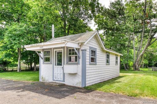 22420 Main Rd, Orient, NY, 11957-1100 | Card Image