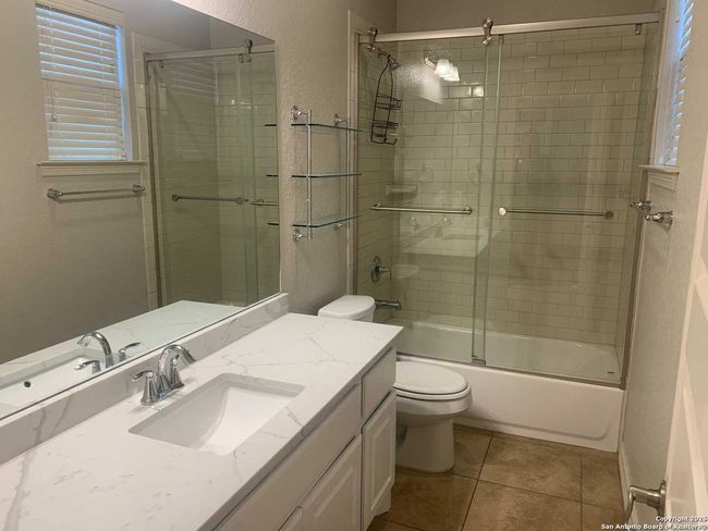 594 Carriage House, House other with 4 bedrooms, 2 bathrooms and null parking in Spring Branch TX | Image 17