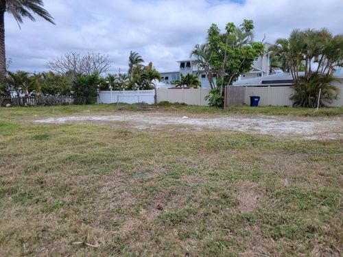 235 145th Ave E, MADEIRA BEACH, FL, 33708-2113 | Card Image