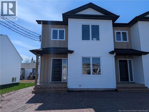 148 Ernest St, Dieppe, NB, E1A4T2 | Card Image