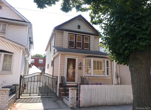 107 101st St, Ozone Park, NY, 11417-2609 | Card Image