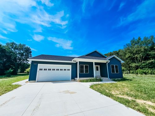 1038 Lochaven Cir, Hillsdale, MI, 49242-2093 | Card Image