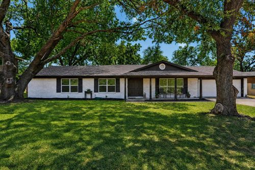 8117 Rush St, Benbrook, TX, 76116-6933 | Card Image