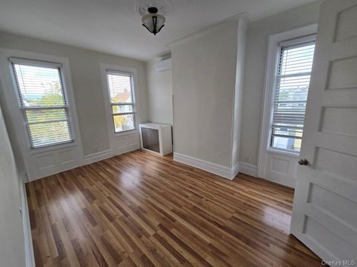 85 Chester Pl, Yonkers, NY, 10704-2497 | Card Image