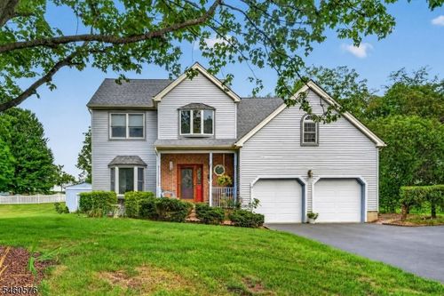 280 Stonehenge Dr, Phillipsburg, NJ, 08865-2040 | Card Image