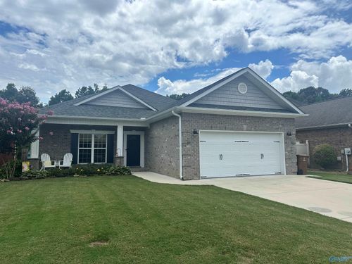 542 Fontana Pl Sw, Hartselle, AL, 35640-7256 | Card Image