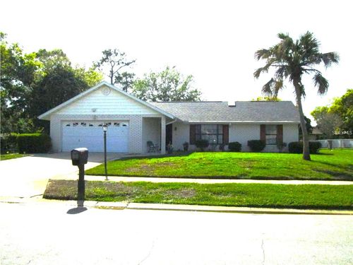 155 Village Ln, Daytona Beach, FL, 32119-8640 | Card Image