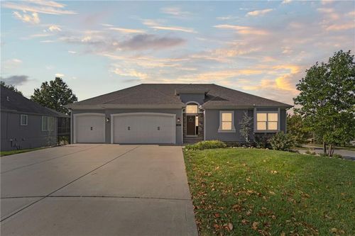 10512 N Euclid Ave, Kansas City, MO, 64155-3259 | Card Image