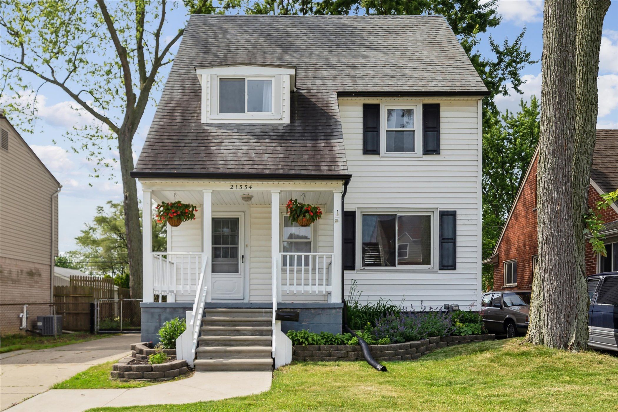 Alexander St, Saint Clair Shores, MI 48081
