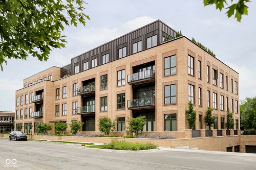 unit-104-877 N East St, Indianapolis, IN, 46202-4218 | Card Image