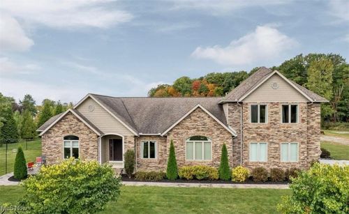 8320 Westfield Rd, Seville, OH, 44273-9552 | Card Image