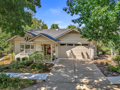 815 Creek Stone Way, Ashland, OR, 97520-9118 | Card Image