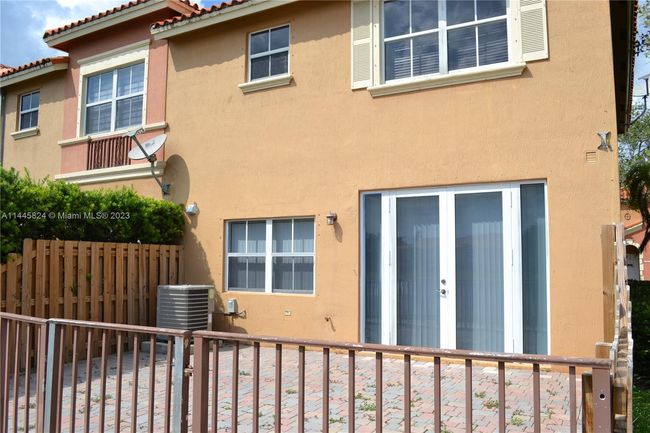 0 - 15278 Sw 30th Ter, Townhouse with 3 bedrooms, 2 bathrooms and null parking in Miami FL | Image 31