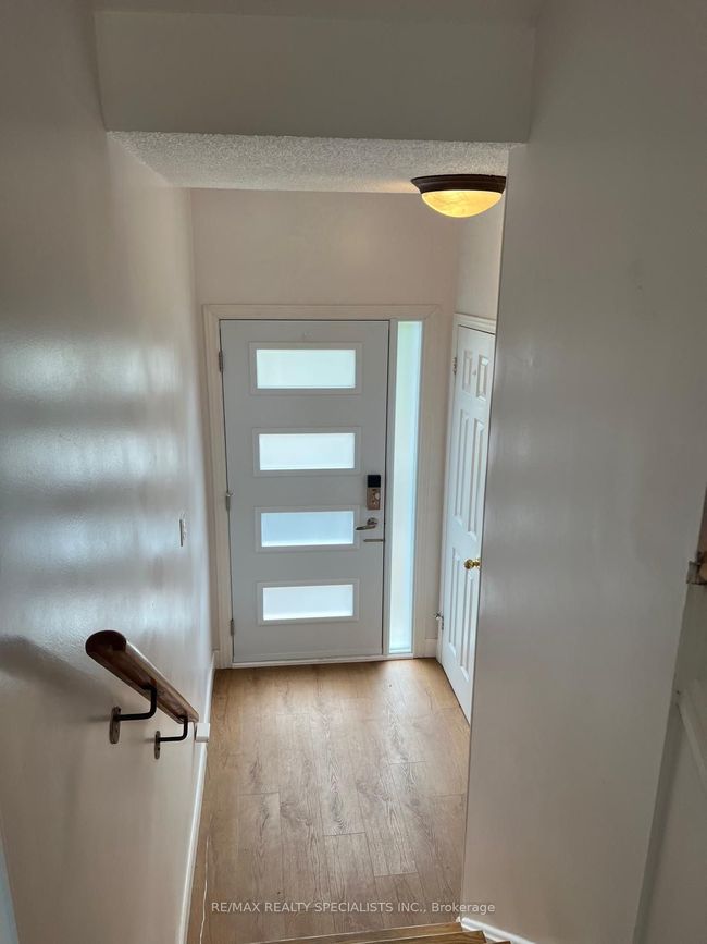 13 Dino Crt, House attached with 4 bedrooms, 3 bathrooms and 3 parking in Brampton ON | Image 7
