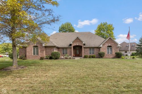 2037 Aspen Dr, Avon, IN, 46123-7627 | Card Image