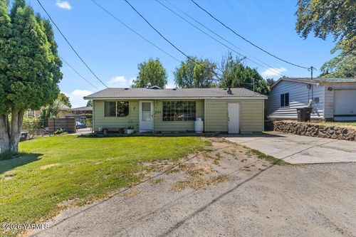 3104 Englewood Ave, Yakima, WA, 98902-1521 | Card Image
