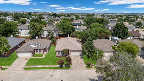 5132 Bedfordshire Dr, Fort Worth, TX, 76135-1435 | Card Image